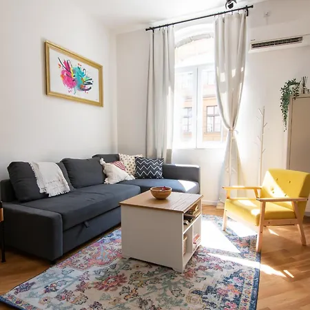 דירה Artika - Chic & Sunlit In Downtown *