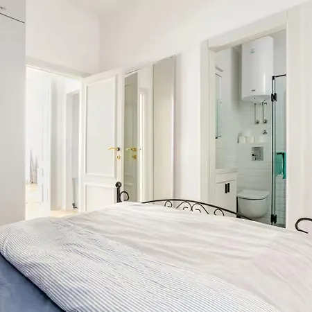 Artika - Chic & Sunlit In Downtown * בלגרד