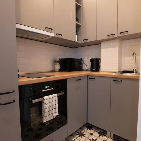 Artika - Chic & Sunlit In Downtown *