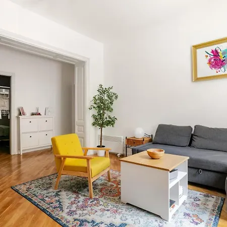 Artika - Chic & Sunlit In Downtown بلغراد