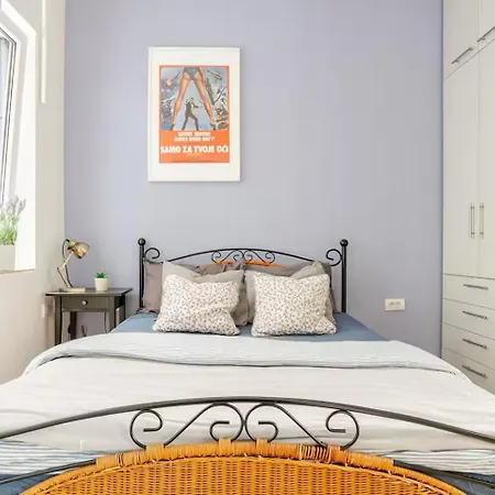 Artika - Chic & Sunlit In Downtown